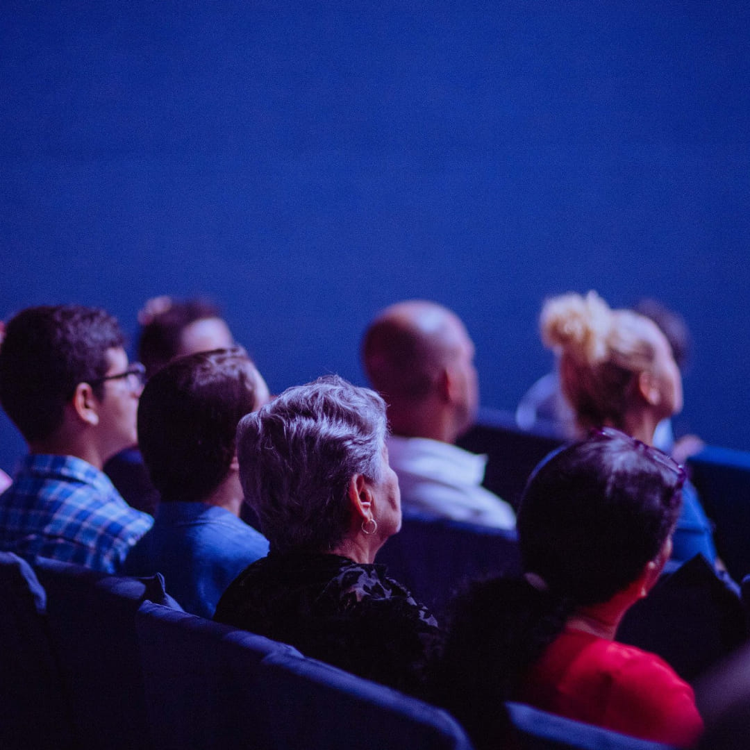 Posizionamento: trova posto in un cinema affollato
